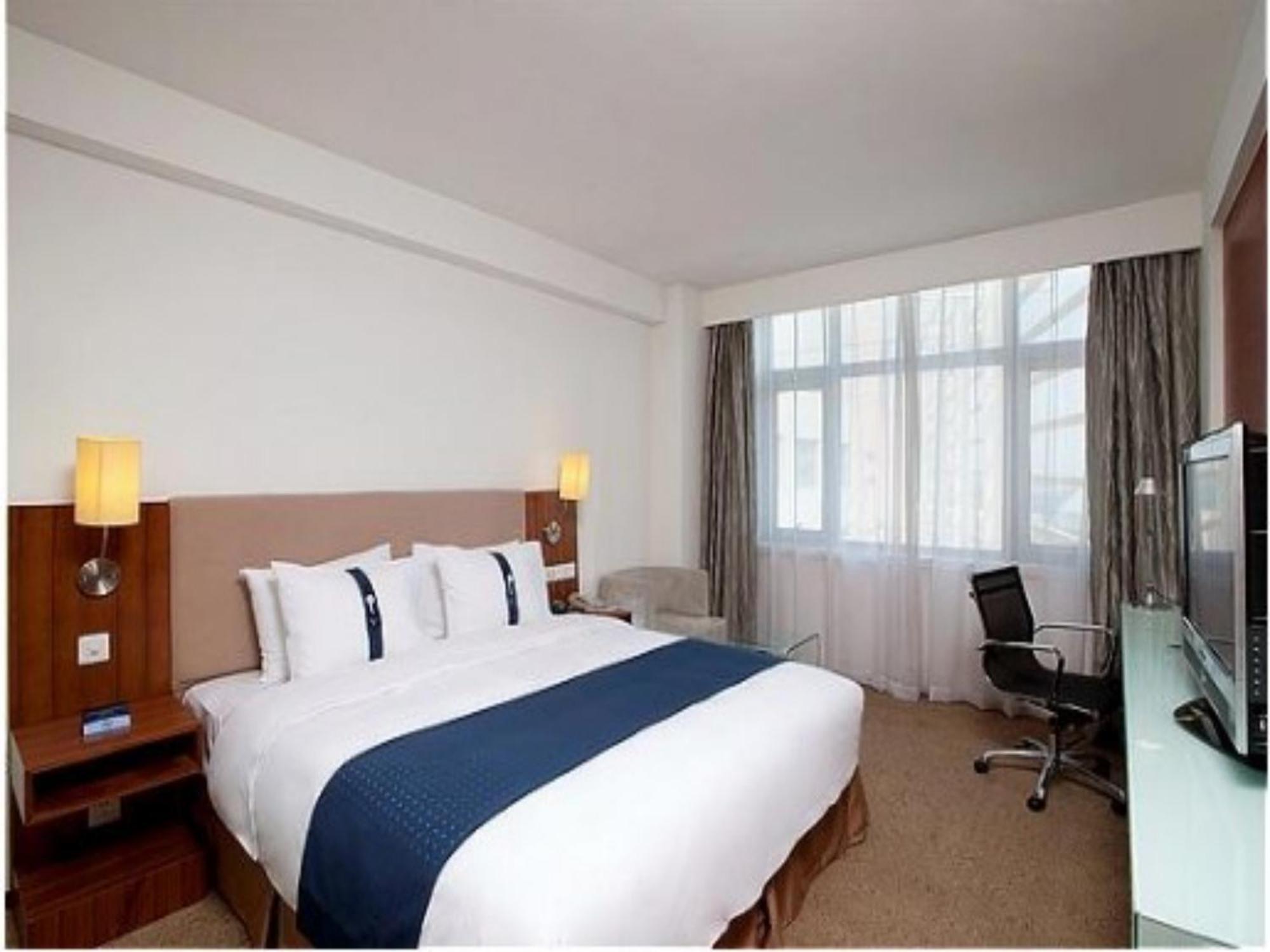 Holiday Inn Express Tianjin Binhai Exteriör bild
