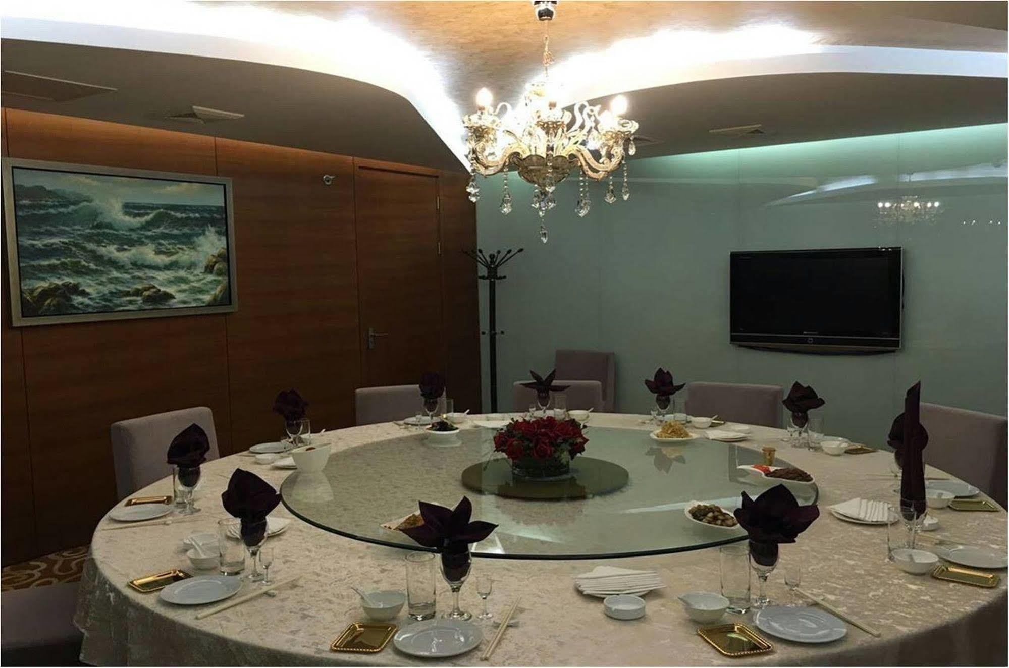 Holiday Inn Express Tianjin Binhai Exteriör bild