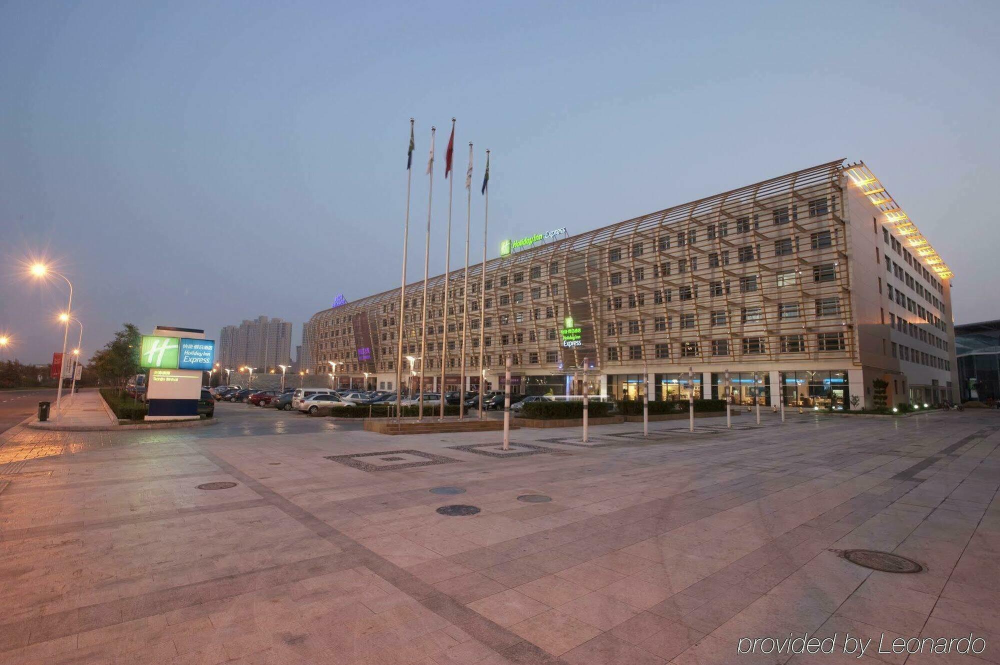 Holiday Inn Express Tianjin Binhai Exteriör bild